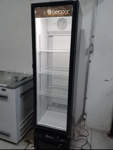 Expositor de bebidas Gelopar 228 Litros Novo