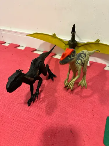 Dinossauros brinquedos