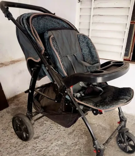 Carrinho de passeio (Burigotto)