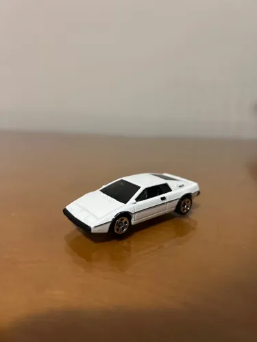 Lotus Esprit S1 007