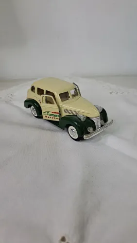 MIniatura carrinho calhambeque com tema tomato ketchup The best 