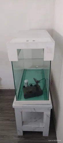 Aquário com mais de 150 litros e completo.