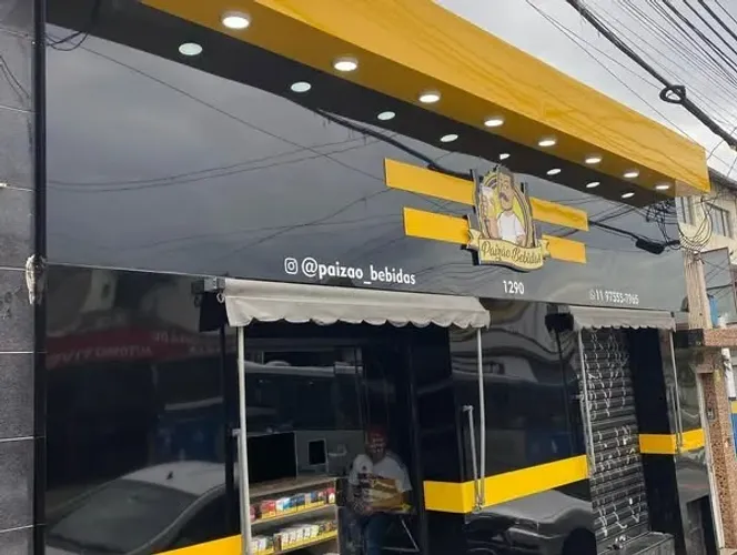 Fachada em acm com avanço e pvc expandido! 