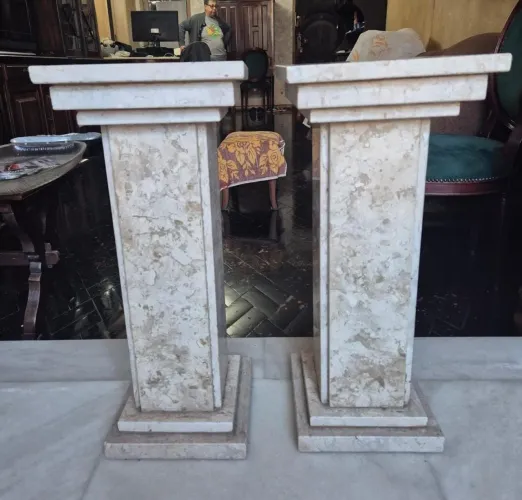 Colunas/Pedestais Decorativos em Mármore