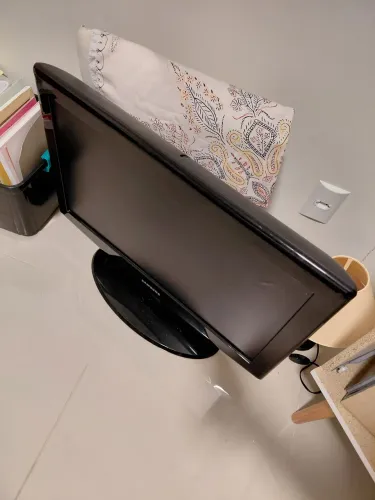 TV Samsung - Modelo antigo, quase uma reliquia :) Leia o anúncio!!!