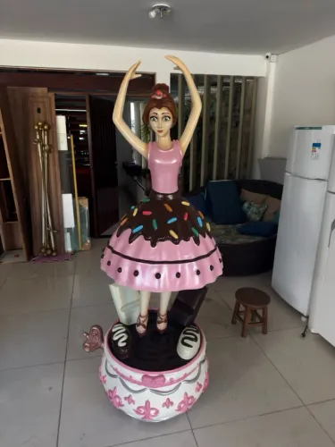 Escultura Bailarina em Fibra de vidro 