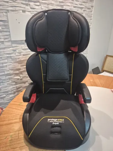 Cadeira para Auto Protege Fix Burigotto Preta - assento elevado 15kg a 36kg 