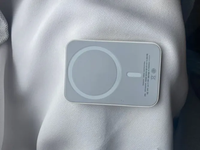 CARREGADOR PORTÁTIL INDUÇÃO