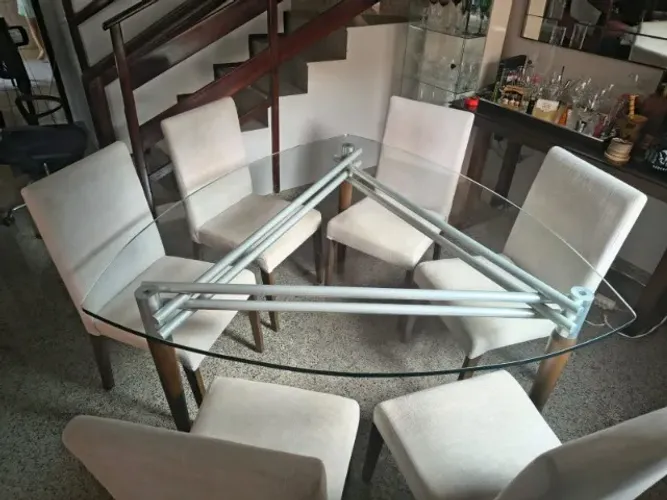 Mesa de jantar completa com 6 cadeiras