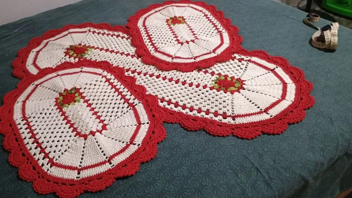 Estou vendendo esse kit de tapetes de crochê