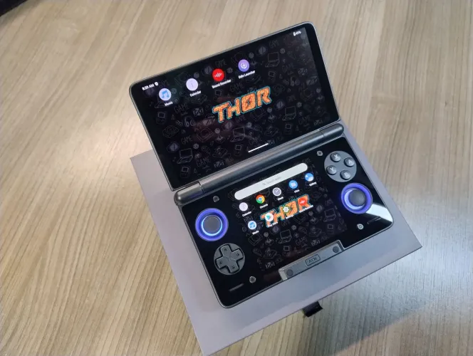 Ayn Thor Pro Preto 12gb/256gb