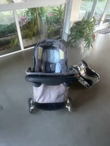 Carrinho de bebê Chicco Viaro