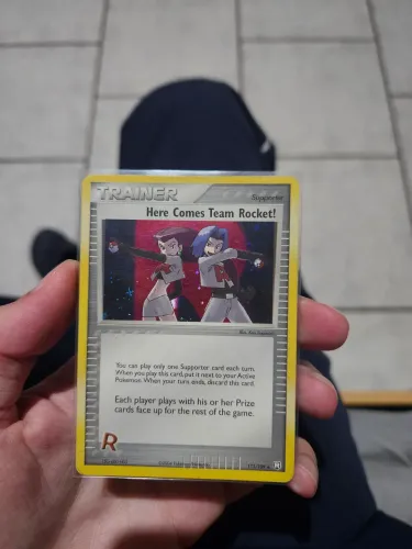 Carta pokemon Equipe Rocket antiga