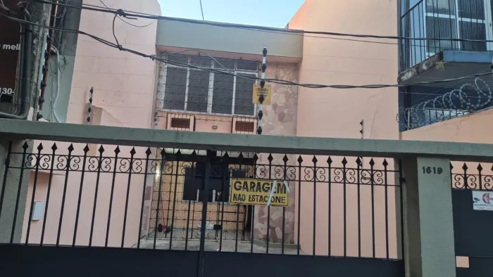 CASA PARA FINS COMERCIAIS OU RESIDENCIAL