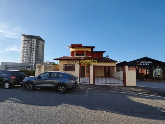 Casa Comercial em Pagani, Palhoça: 4 Dormitórios e 242m²