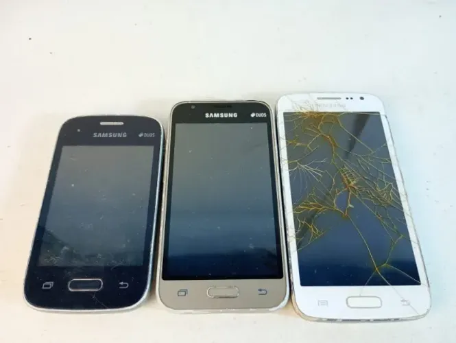 Lote 3 Celulares Samsung Antigos Sucata Pecas J1 Young Win
