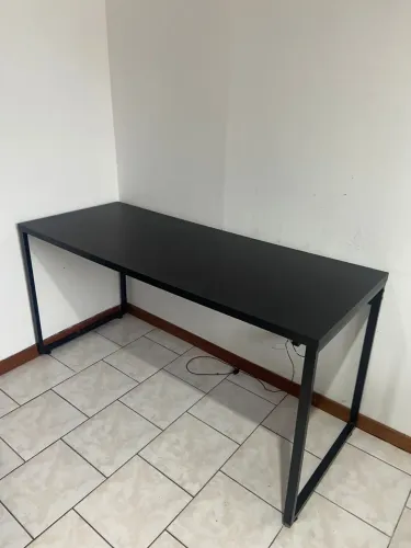 Mesa / escrivaninha