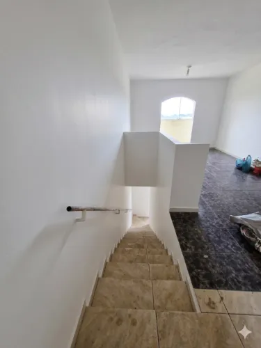 Direto com o dono. Cel.: 19-9. *: 1 sala, 3 quartos, 2 banheiros, cozinha e lavande