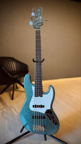 Baixo Jazz Bass 5 Cordas by Adams