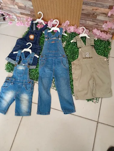 Jardineira infantil em perfeita condições veste 1/2