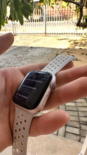 Apple Watch Series 8 prata