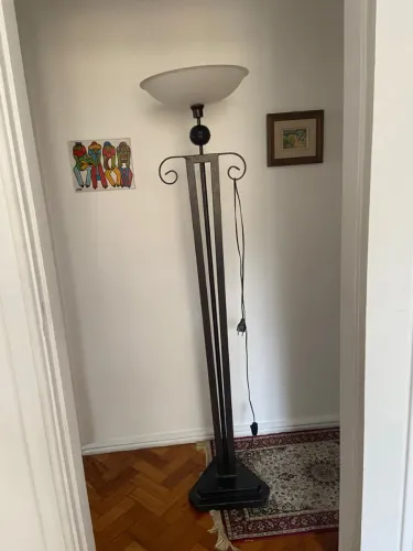 Abajur de metal