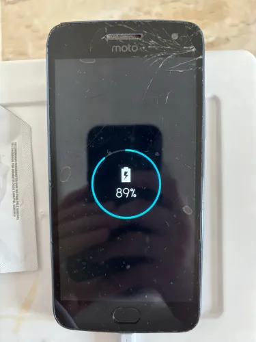 Moto G5 Plus 32GB Funcionando - Tela Trincada