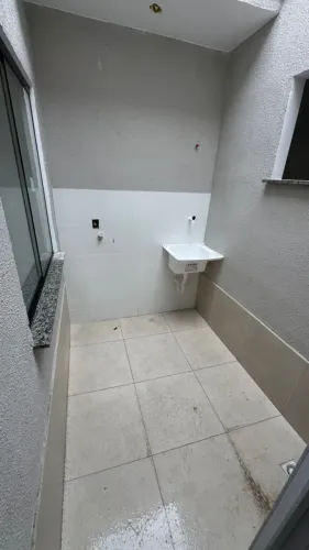 Imóvel para venda possui 32 metros quadrados com 1 quarto em Monjolos - São Gonçalo - RJ