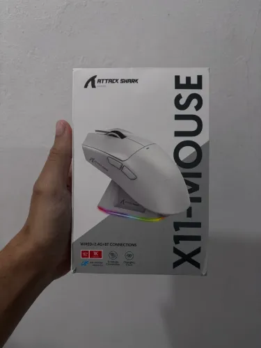 Mouse Gamer sem Fio Attack Shark X11 com Base de Carregamento Magnético RGB