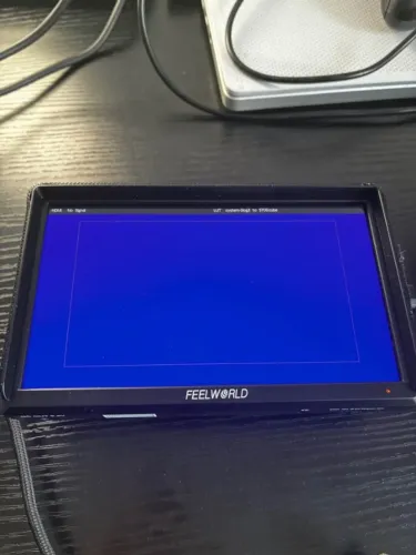 monitor video assist feelworld s55 v3 6? + Bateria Np-f550 Usb + Case
