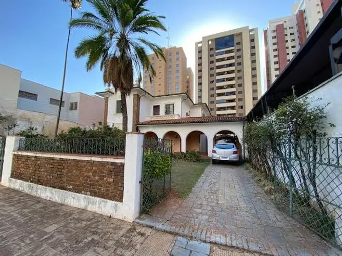 Sobrado no Centro com 7 dorm | É aqui na Imobiliária Rosa e Rangel