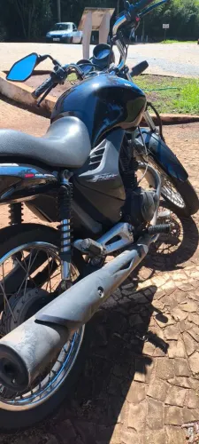 Moto muito bem conservada ? Ótimo estado ? Pronta para rodar