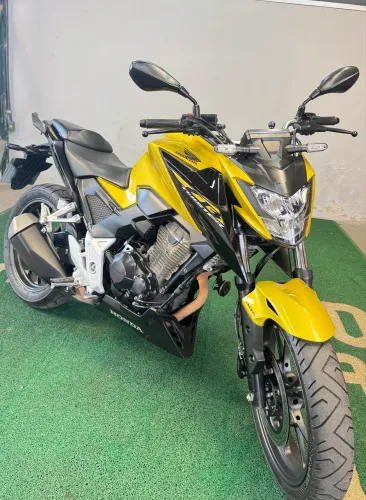 CB 300