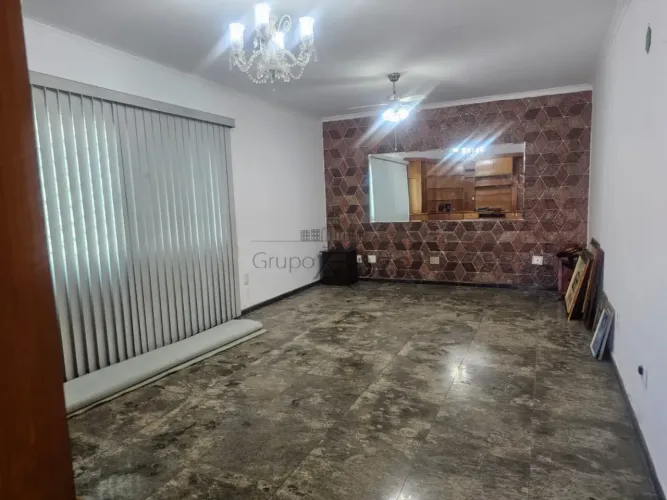 Oportunidade - Casa Sobrado - Jardim das Indústrias - 6 Dormitórios - 275m².