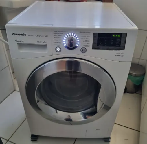 Lava e Seca Panasonic NA-S10F1
