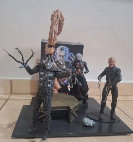 Lote hellraiser neca- Dr charnad