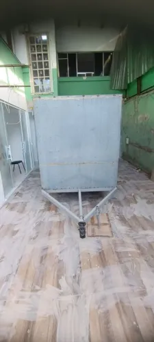 Carretinha reboque fechado bau van