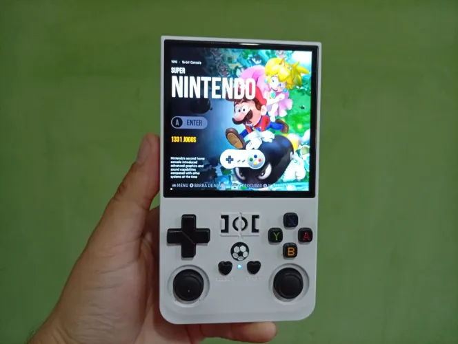 Vídeo game portátil com 18.536 jogos