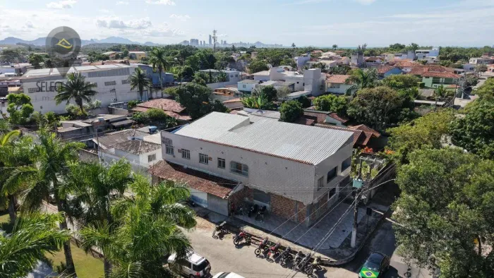 Predio Comercial com loja e 2 apartamentos na Barra do Jucu