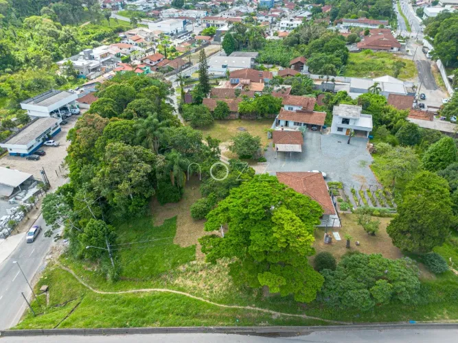 Terreno amplo, ideal para construção de galpão