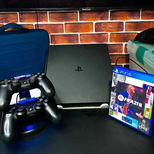 PS4 Slim - Muito Novo