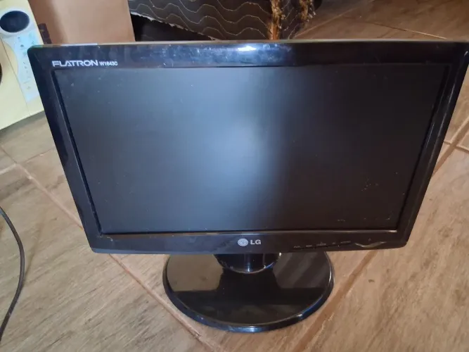 Vendo munitor funcionando perfeitamente