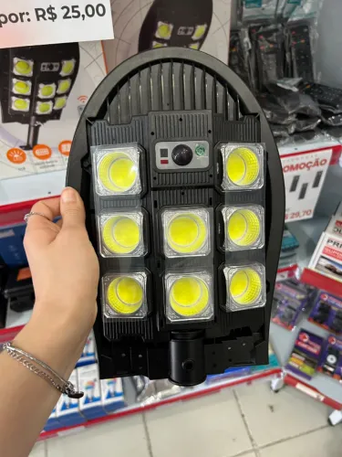 Luminária LED Carregamento Solar Estilo Poste 32W