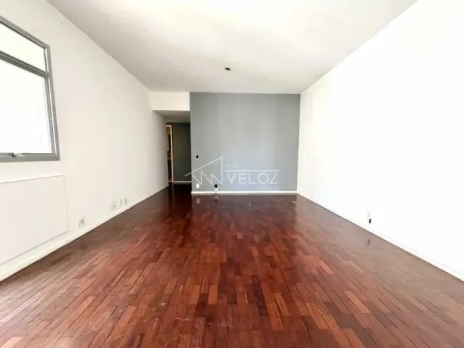 Lagoa- Apartamento 2 quartos com varanda/1 vaga