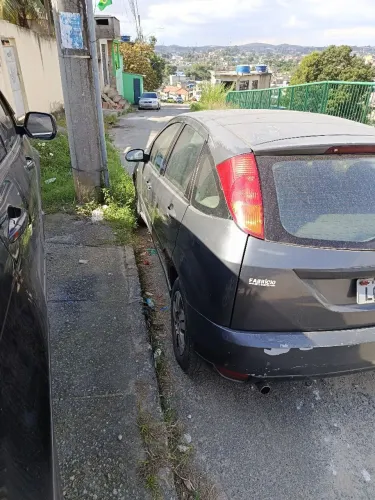 Ford Focus 1.8 16V 5P 2003