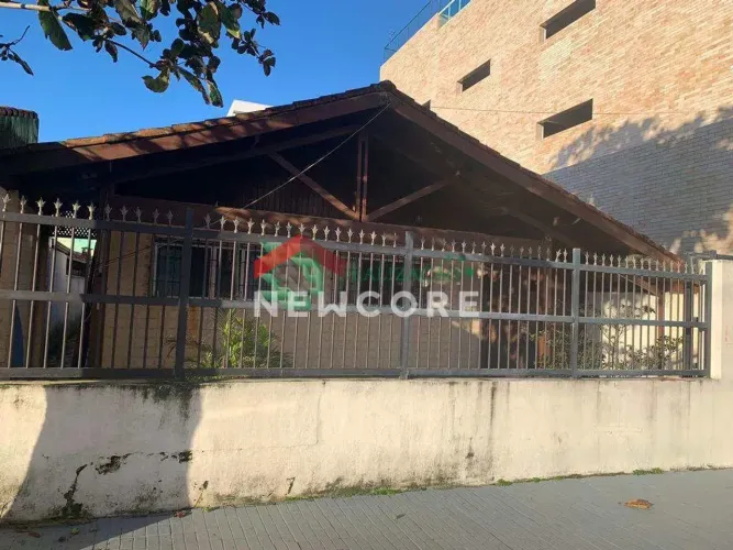 Casa em Rua Rodrigues Alves - Centro - Mongaguá/SP
