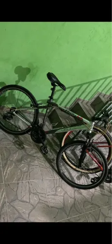 Bicicleta as duas pra ir embora 800 reais estado de novo