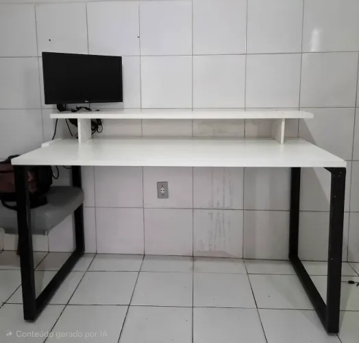 Mesa de escritório MDF e metal com suporte removível 