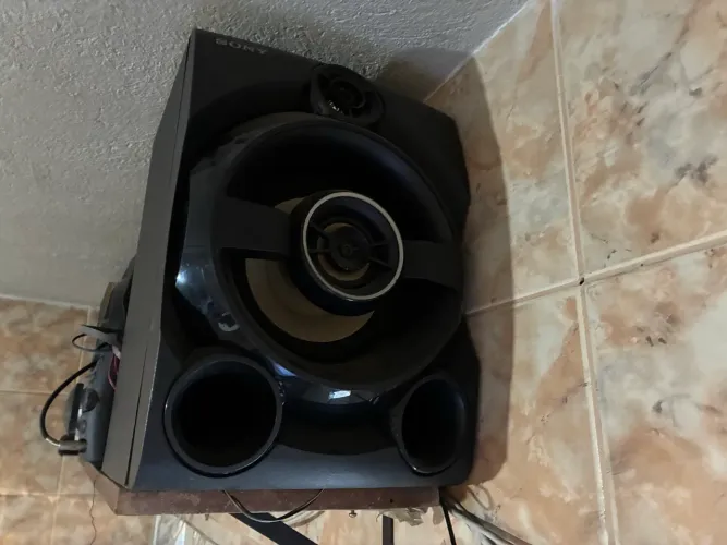 Som de 3 caixas