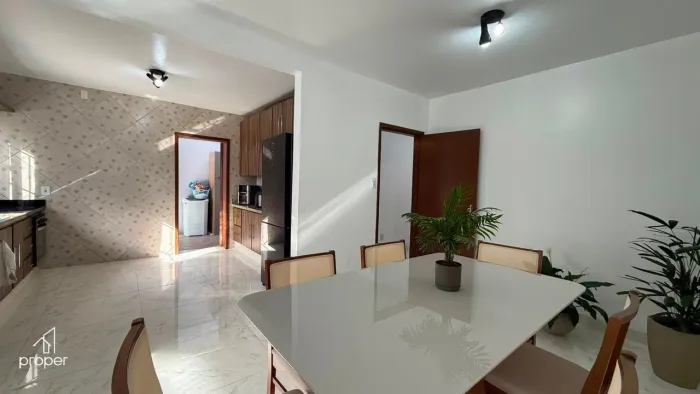 Casa com 5 dormitórios à venda no bairro Fragata - Pelotas